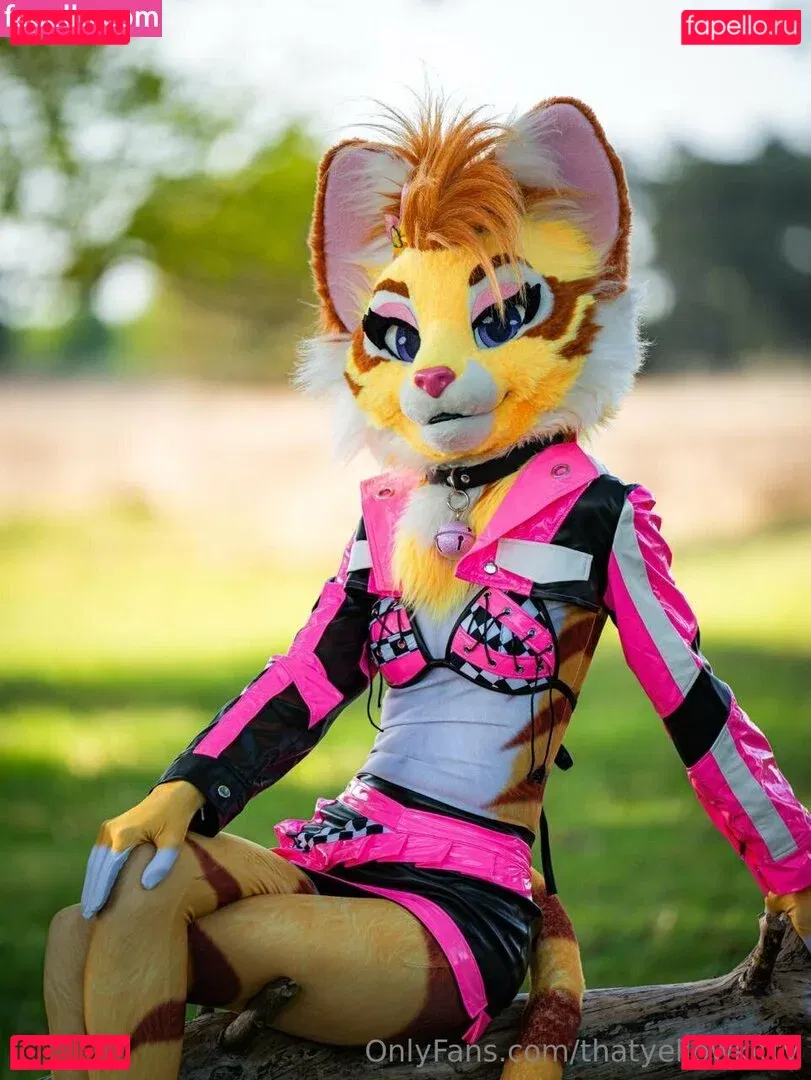 thatyellowkitty Onlyfans Photo Gallery 