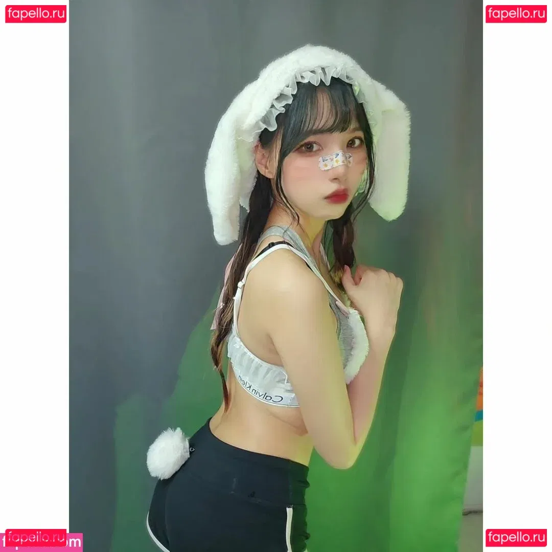 world1104 Onlyfans Photo Gallery 