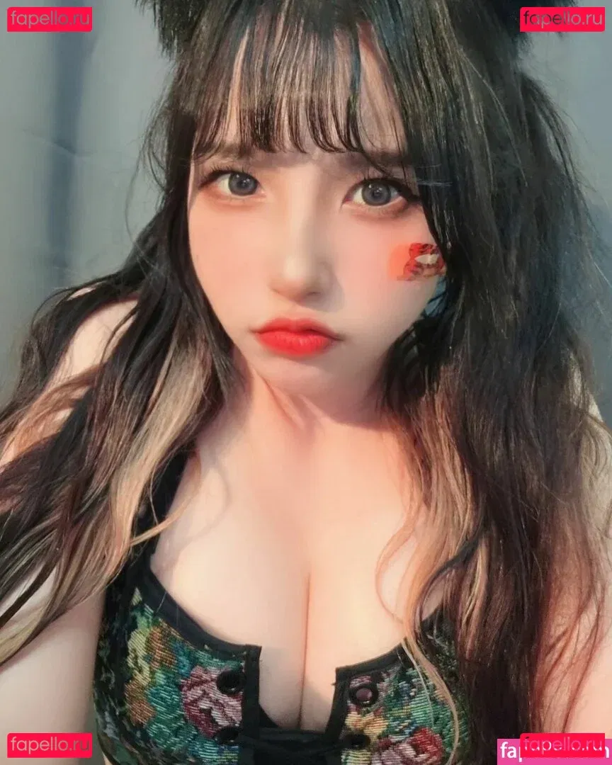 world1104 Onlyfans Photo Gallery 