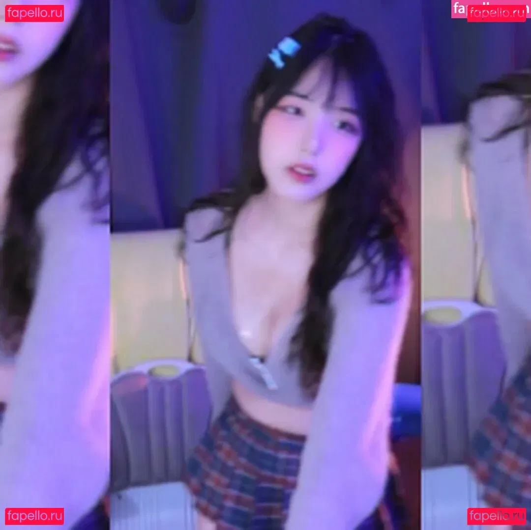 world1104 Onlyfans Photo Gallery 