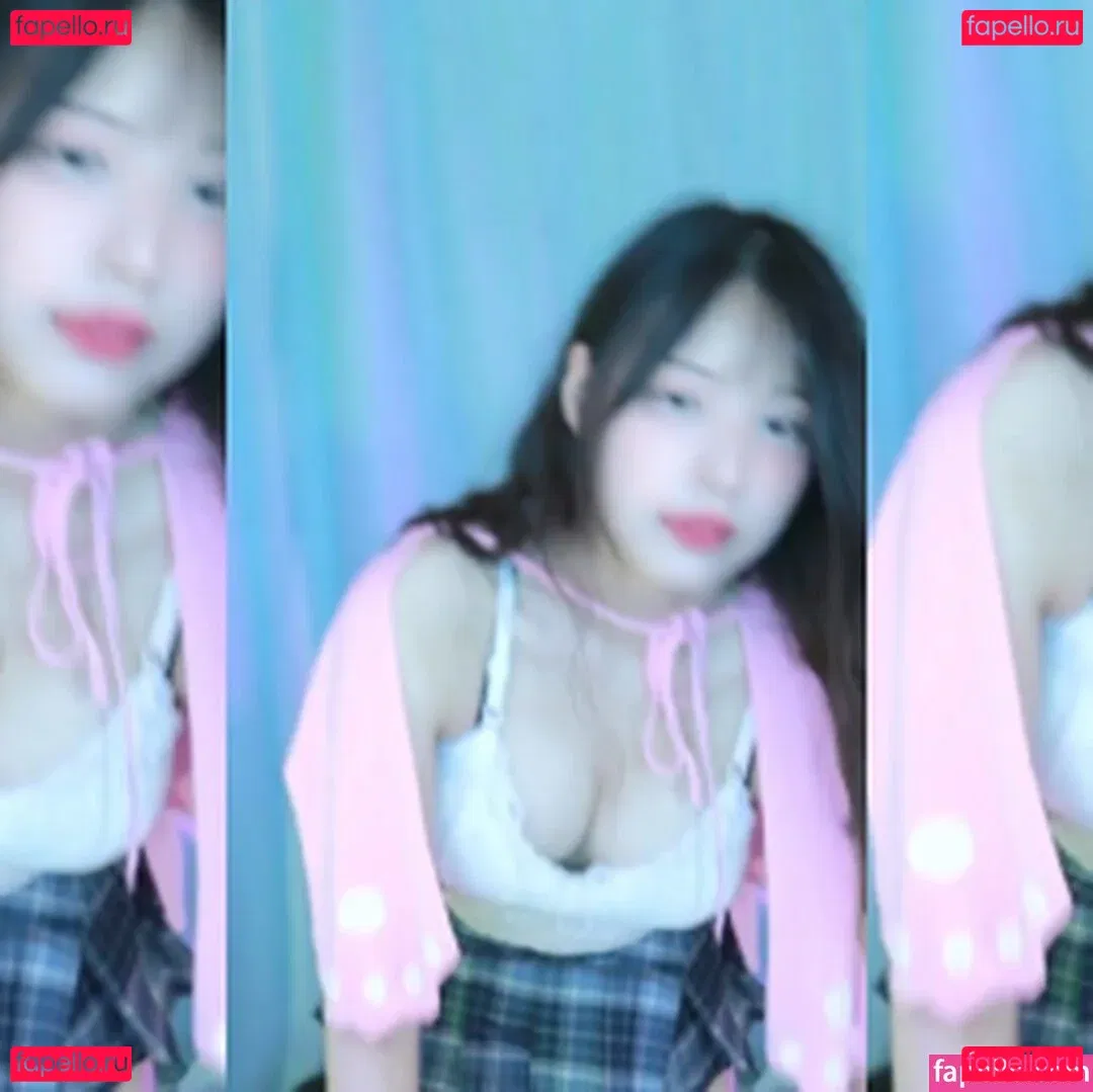 world1104 Onlyfans Photo Gallery 