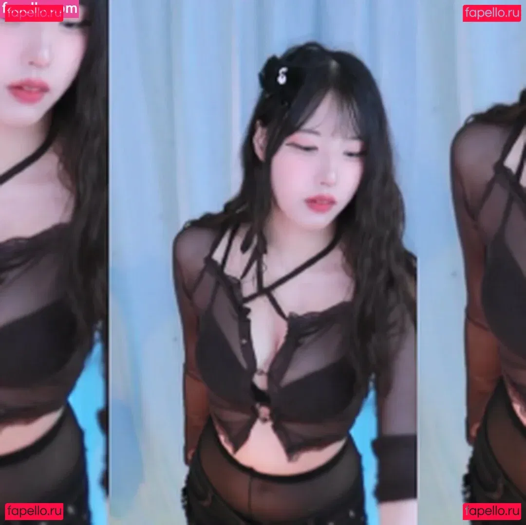 world1104 Onlyfans Photo Gallery 