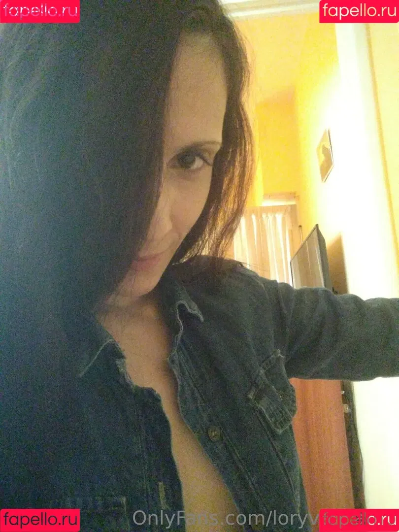 loryvancamp Onlyfans Photo Gallery 