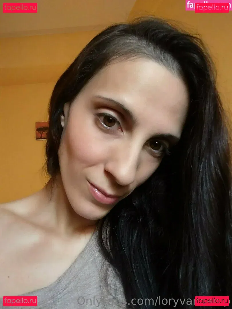 loryvancamp Onlyfans Photo Gallery 