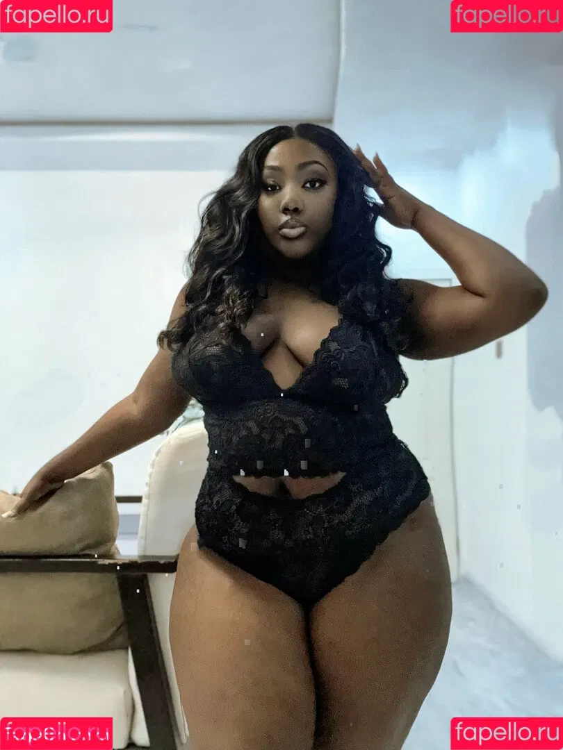camillabangs Onlyfans Photo Gallery 