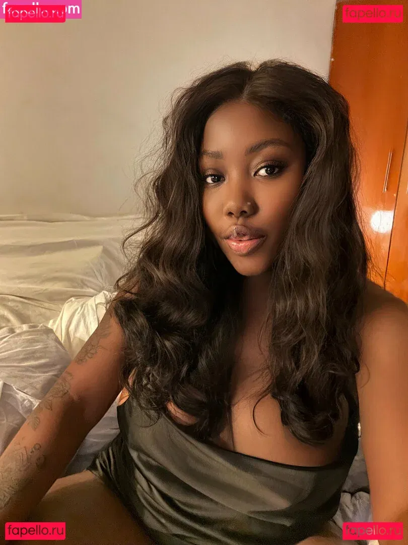 camillabangs Onlyfans Photo Gallery 