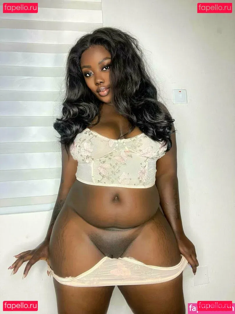 camillabangs Onlyfans Photo Gallery 