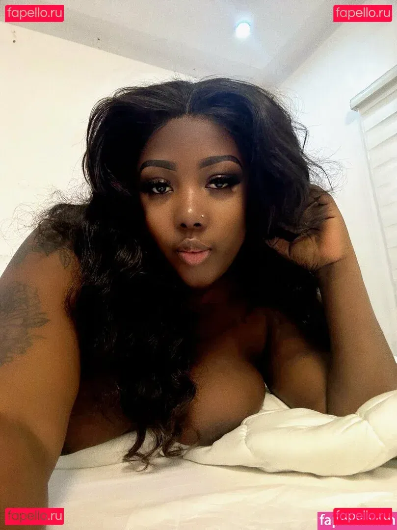 camillabangs Onlyfans Photo Gallery 