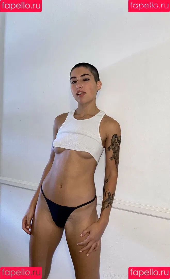 lovingthearoma Onlyfans Photo Gallery 