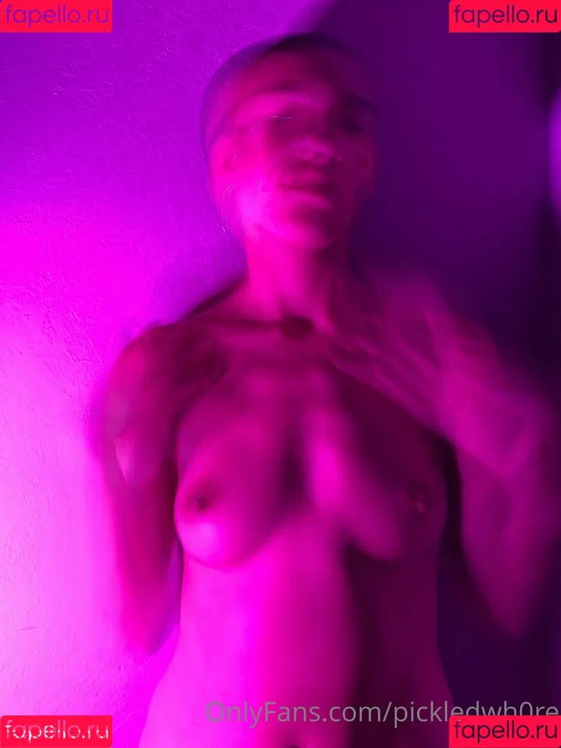 lovingthearoma Onlyfans Photo Gallery 
