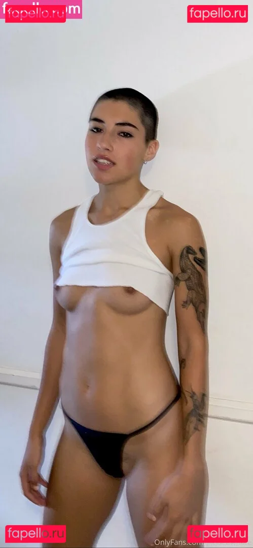 lovingthearoma Onlyfans Photo Gallery 