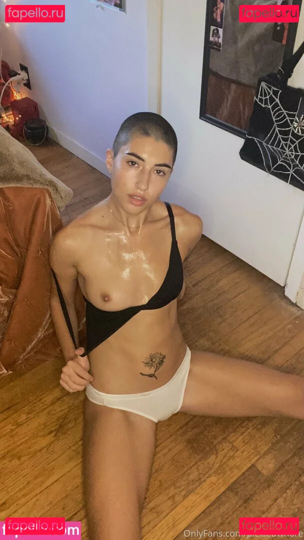 lovingthearoma Onlyfans Photo Gallery 