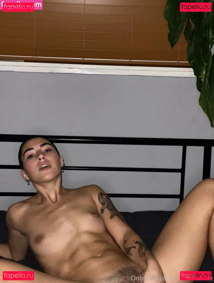 lovingthearoma Onlyfans Photo Gallery 