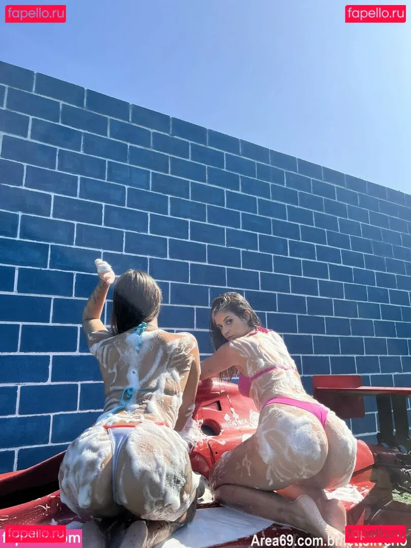 Leticia Silveiro Onlyfans Photo Gallery 