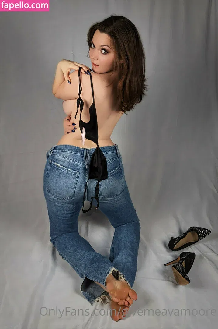 givemeavamoore Onlyfans Photo Gallery 