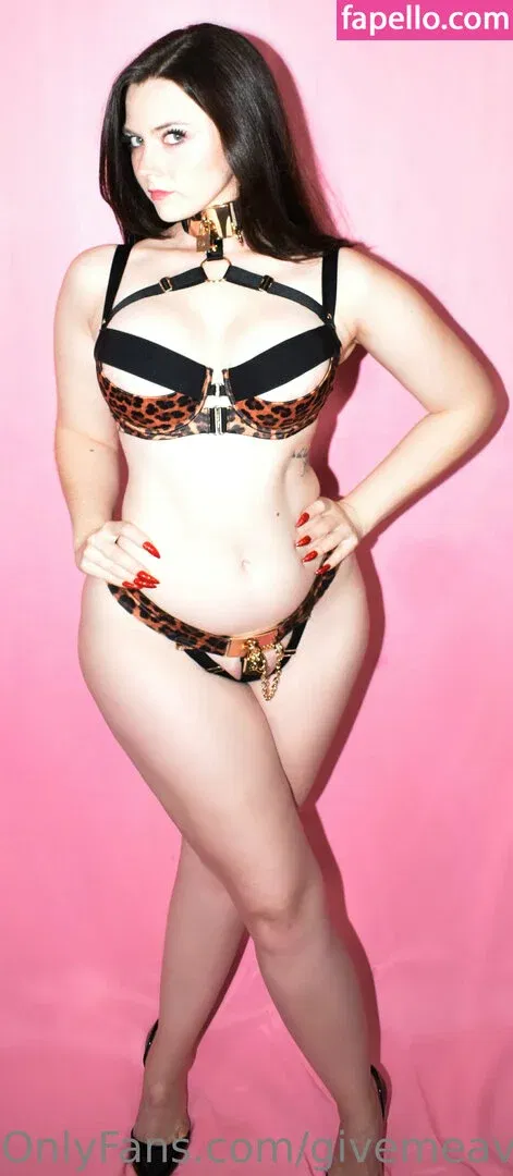 givemeavamoore Onlyfans Photo Gallery 