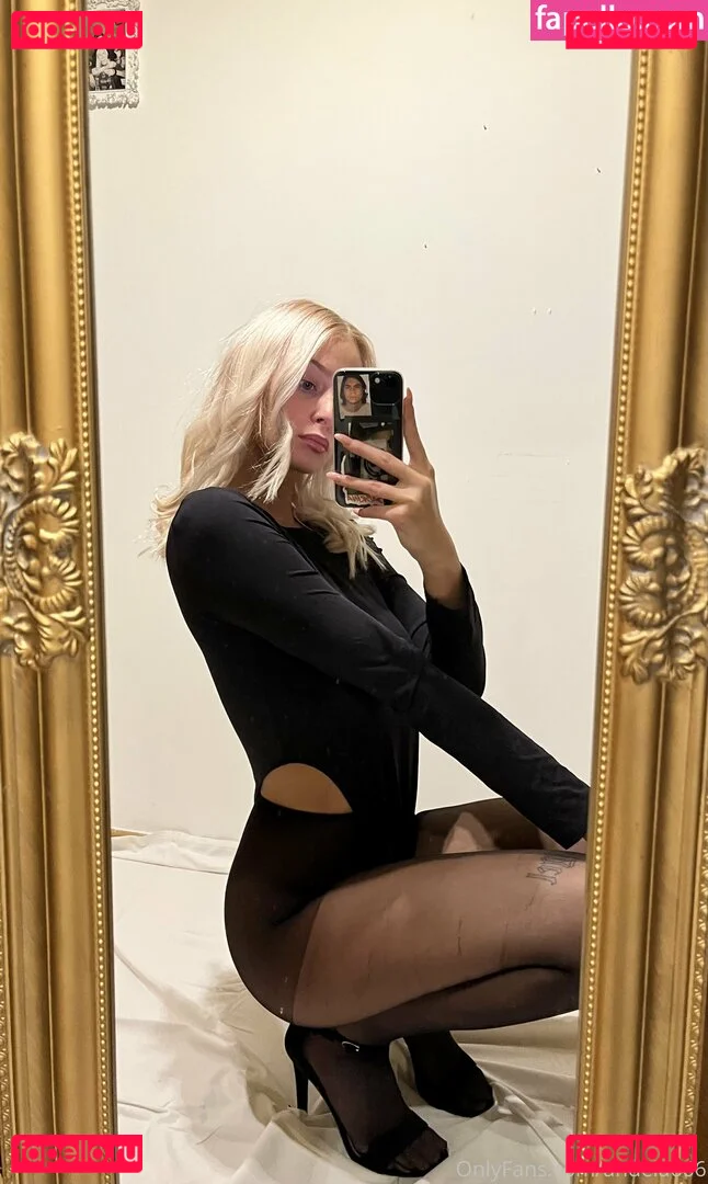 andela666 Onlyfans Photo Gallery 