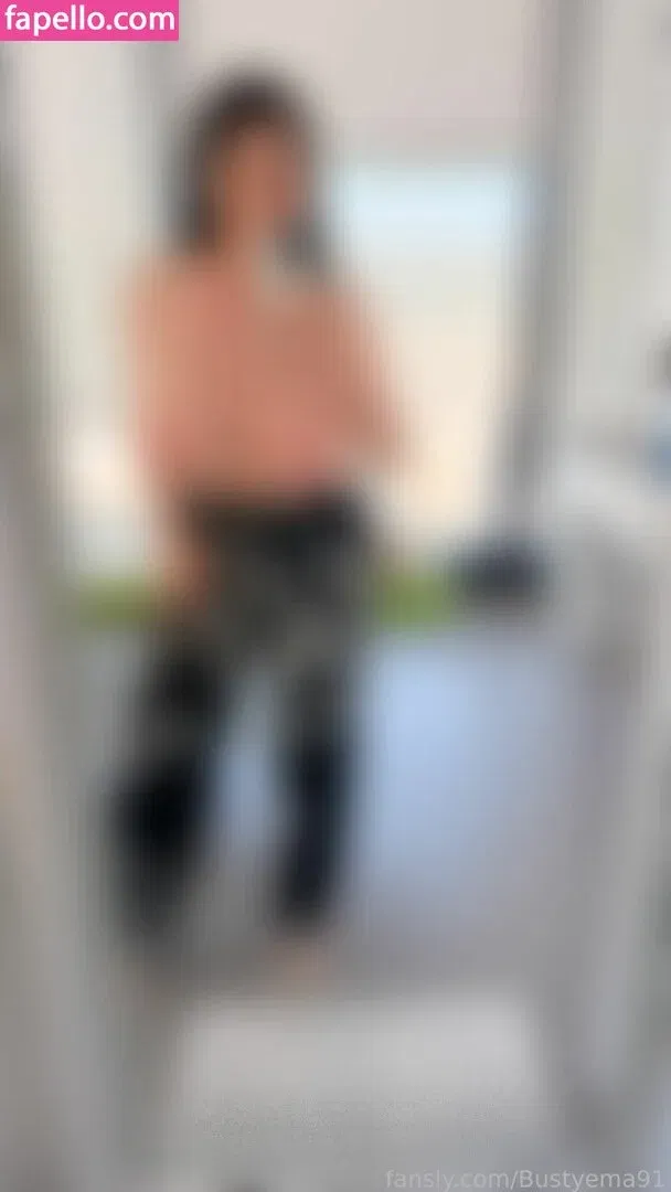 Busty_Ema Onlyfans Photo Gallery 