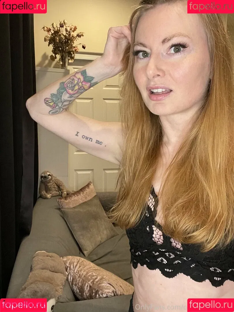 cathyreisenwitz Onlyfans Photo Gallery 