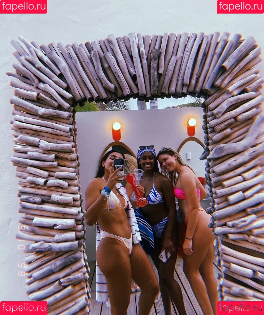 Anna DeLeon Onlyfans Photo Gallery 