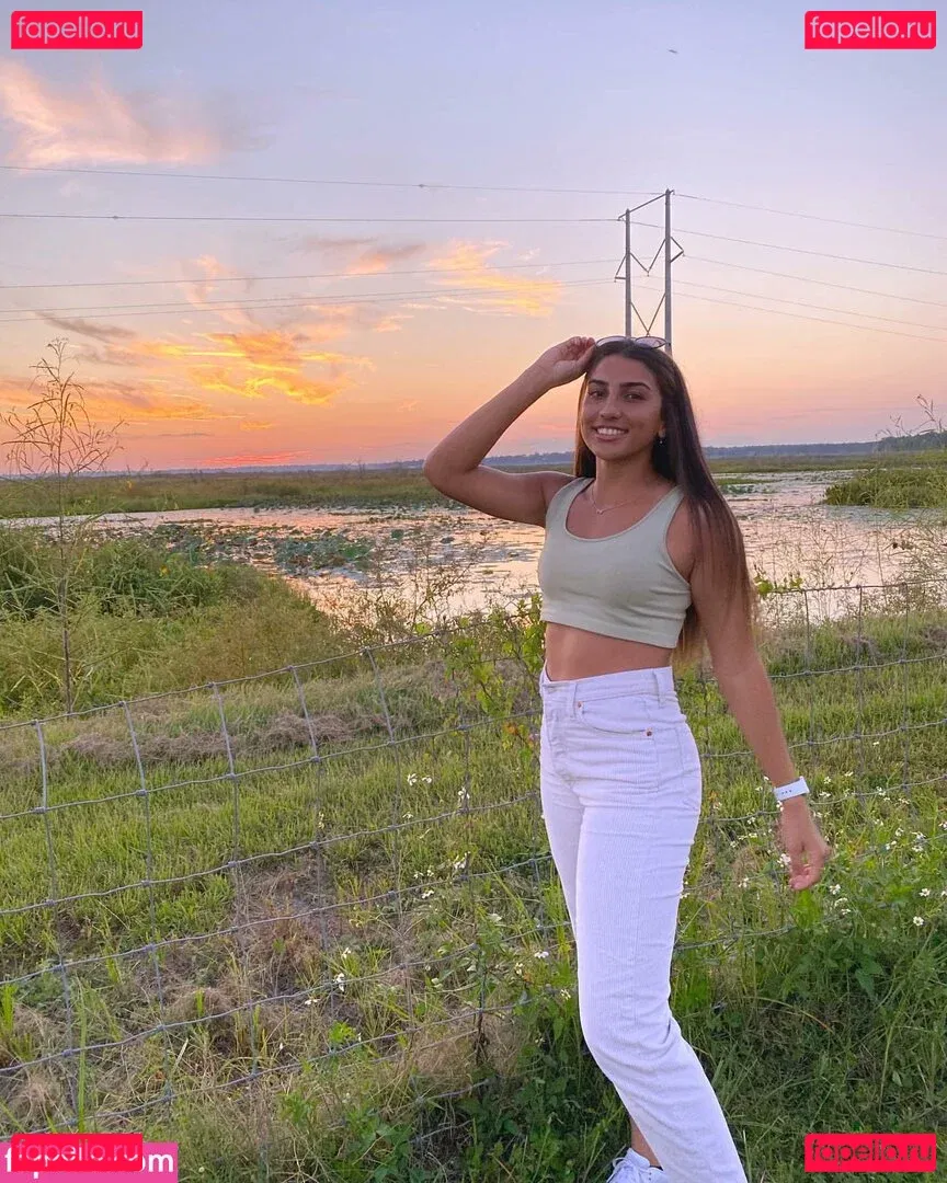 Anna DeLeon Onlyfans Photo Gallery 