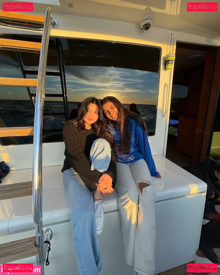 Anna DeLeon Onlyfans Photo Gallery 