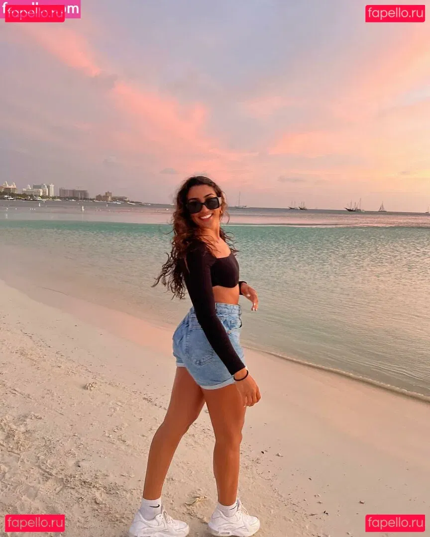 Anna DeLeon Onlyfans Photo Gallery 