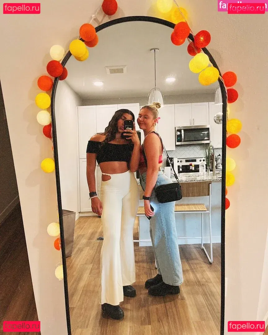 Anna DeLeon Onlyfans Photo Gallery 