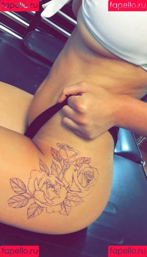HayMartinn Onlyfans Photo Gallery 
