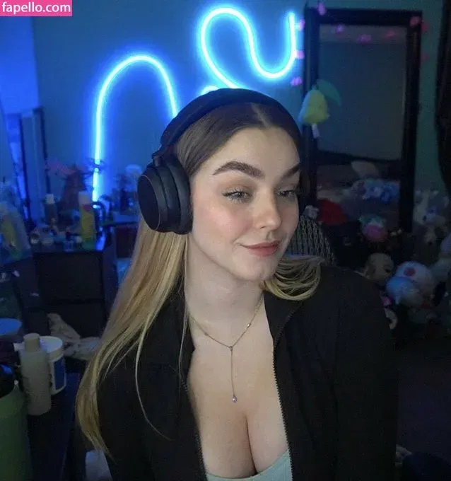 HayMartinn Onlyfans Photo Gallery 