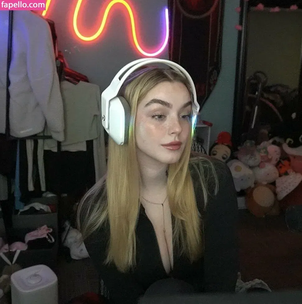 HayMartinn Onlyfans Photo Gallery 