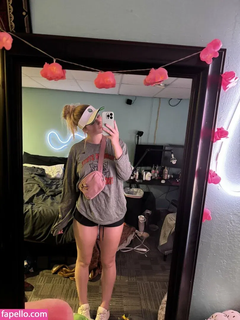 HayMartinn Onlyfans Photo Gallery 