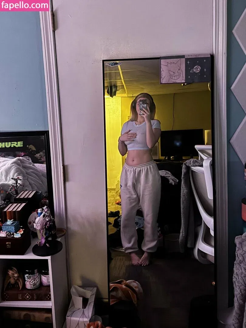 HayMartinn Onlyfans Photo Gallery 