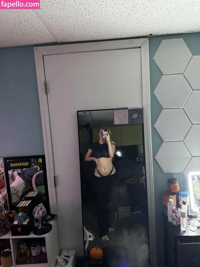 HayMartinn Onlyfans Photo Gallery 