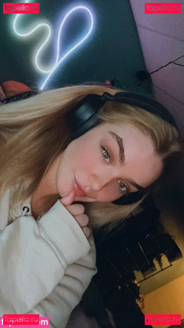 HayMartinn Onlyfans Photo Gallery 