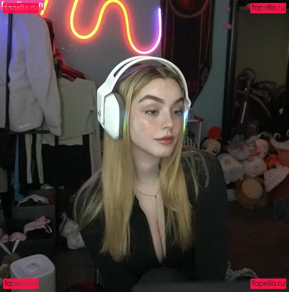 HayMartinn Onlyfans Photo Gallery 