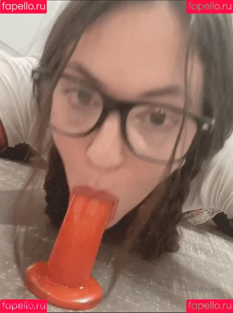 Haileeschwartz Onlyfans Photo Gallery 