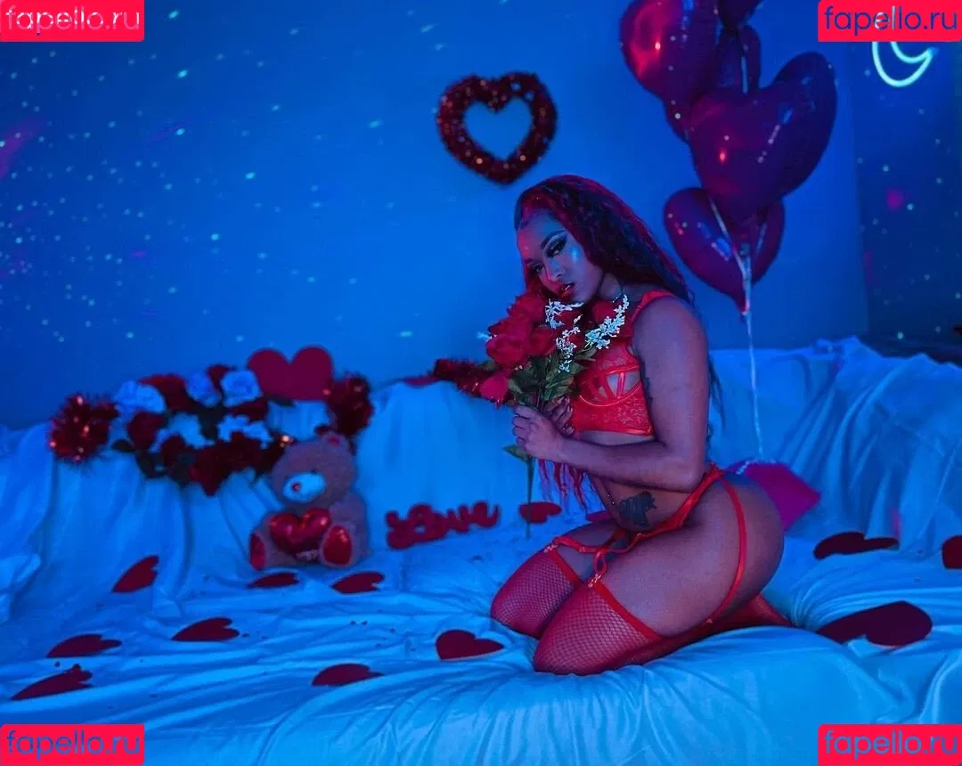 Kiera Hogan Onlyfans Photo Gallery 