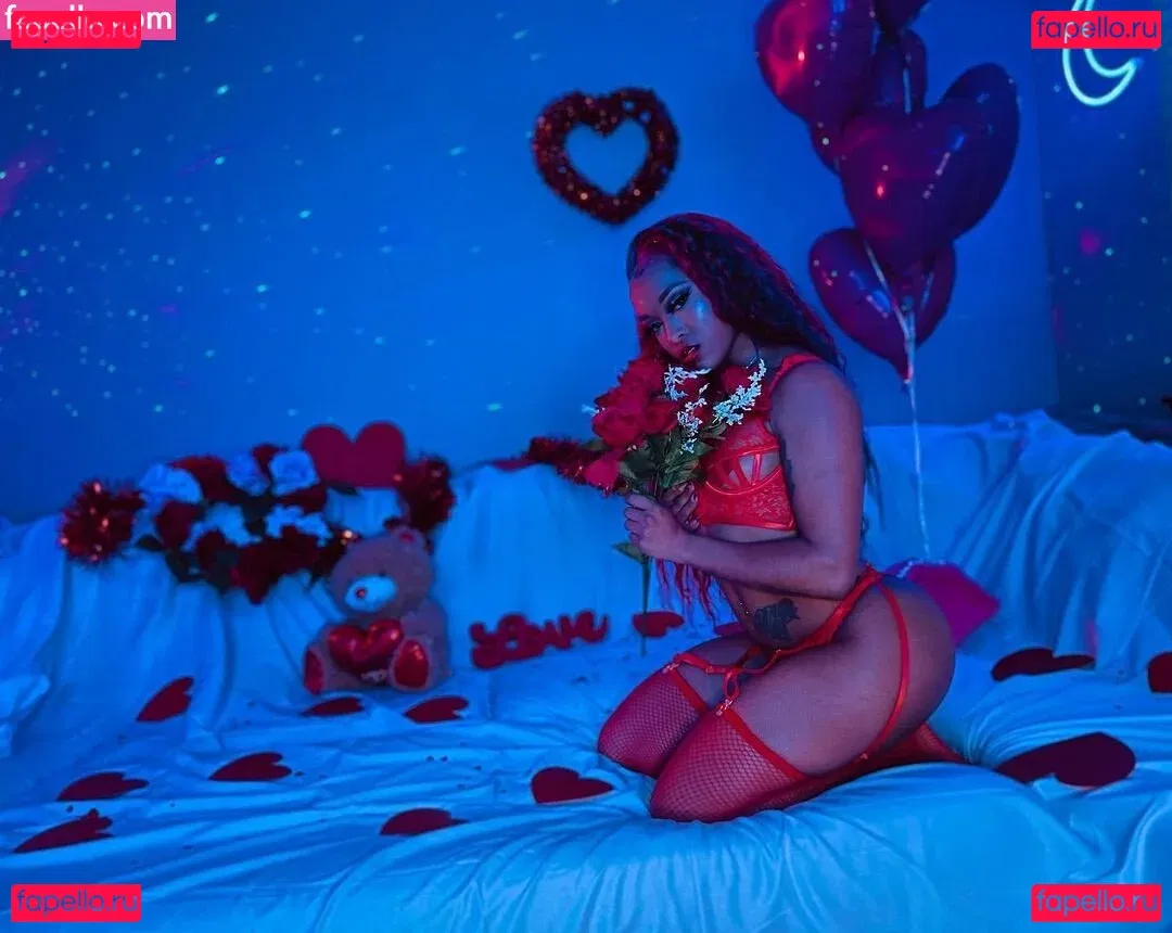 Kiera Hogan Onlyfans Photo Gallery 