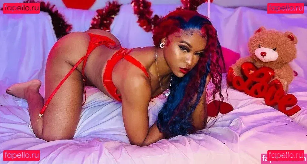 Kiera Hogan Onlyfans Photo Gallery 