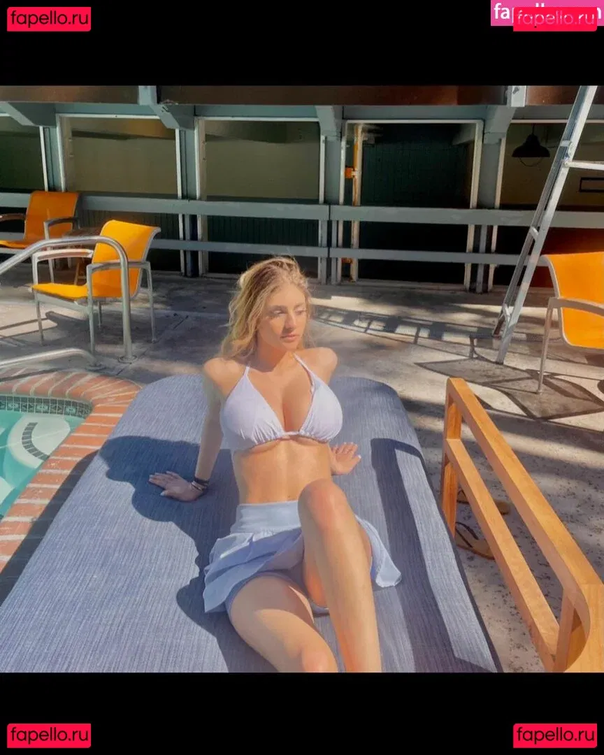 Chloe Simon Onlyfans Photo Gallery 