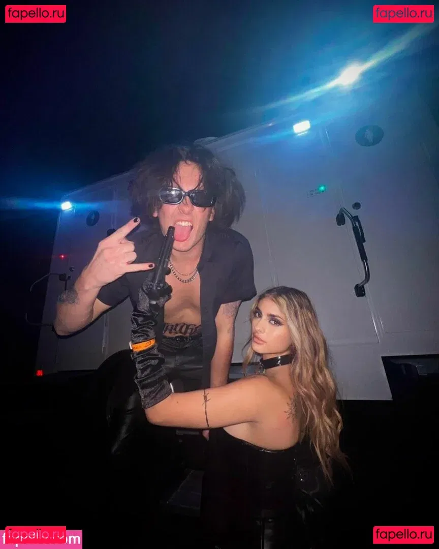 Chloe Simon Onlyfans Photo Gallery 