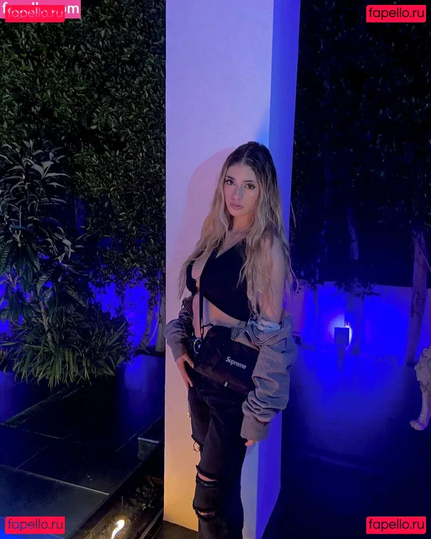 Chloe Simon Onlyfans Photo Gallery 