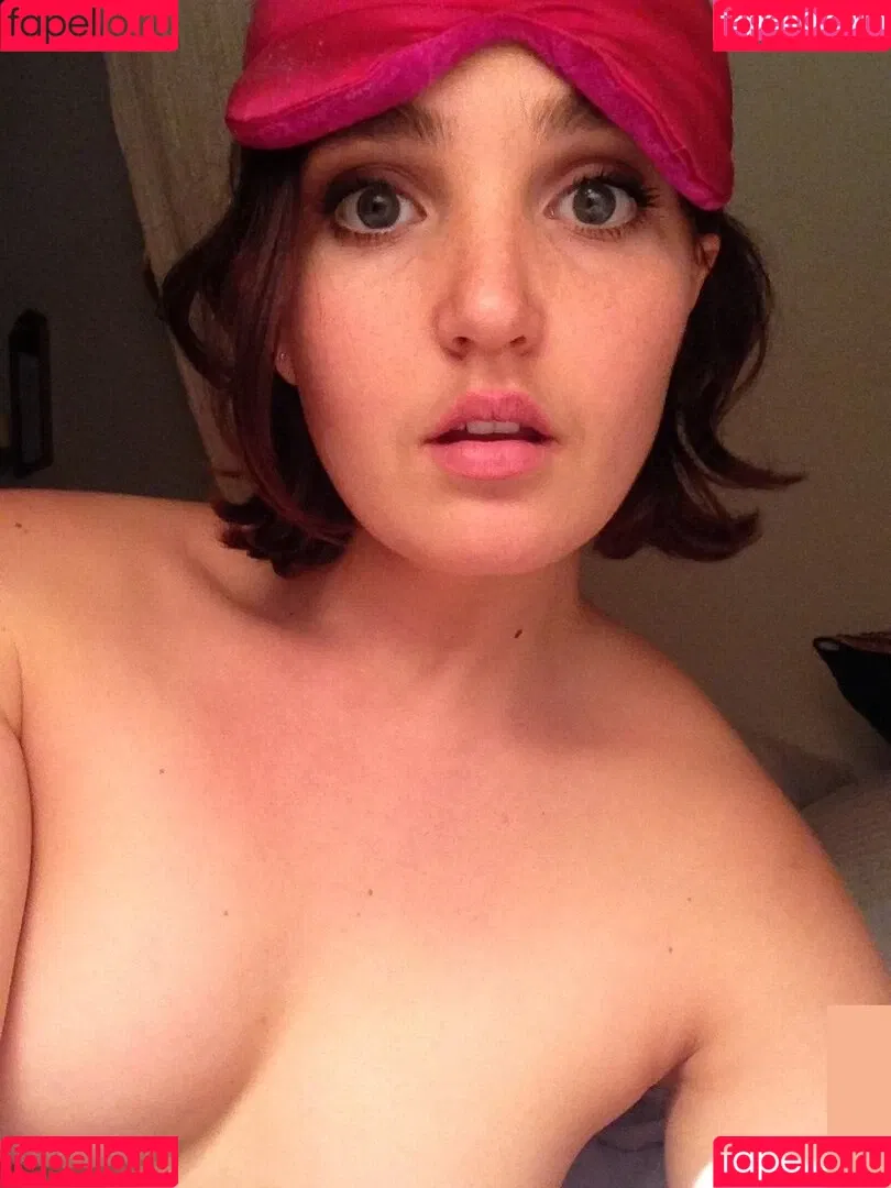 Chloe Fineman Onlyfans Photo Gallery 