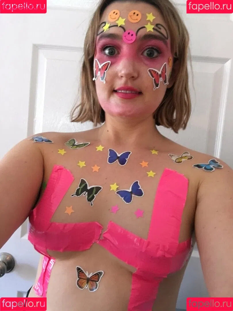 Chloe Fineman Onlyfans Photo Gallery 