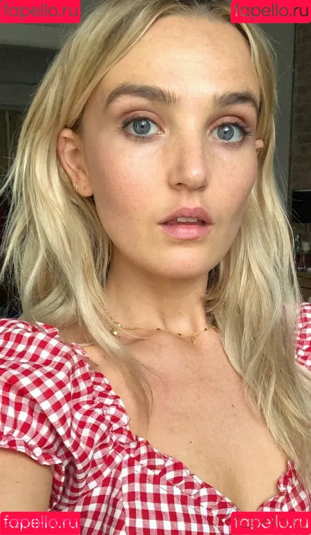 Chloe Fineman Onlyfans Photo Gallery 