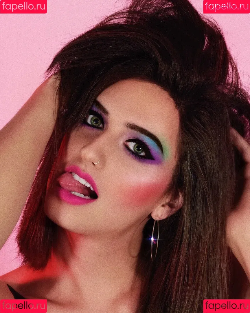 SophieSommers Onlyfans Photo Gallery 
