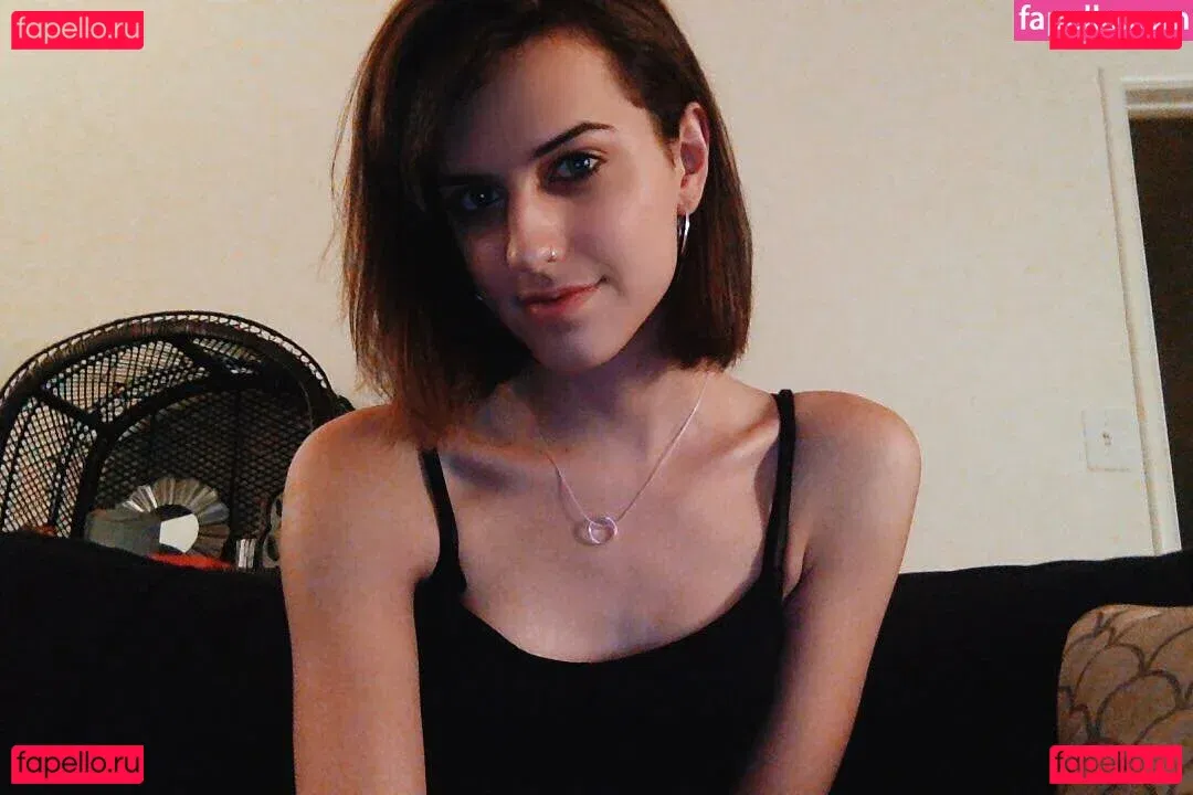 SophieSommers Onlyfans Photo Gallery 