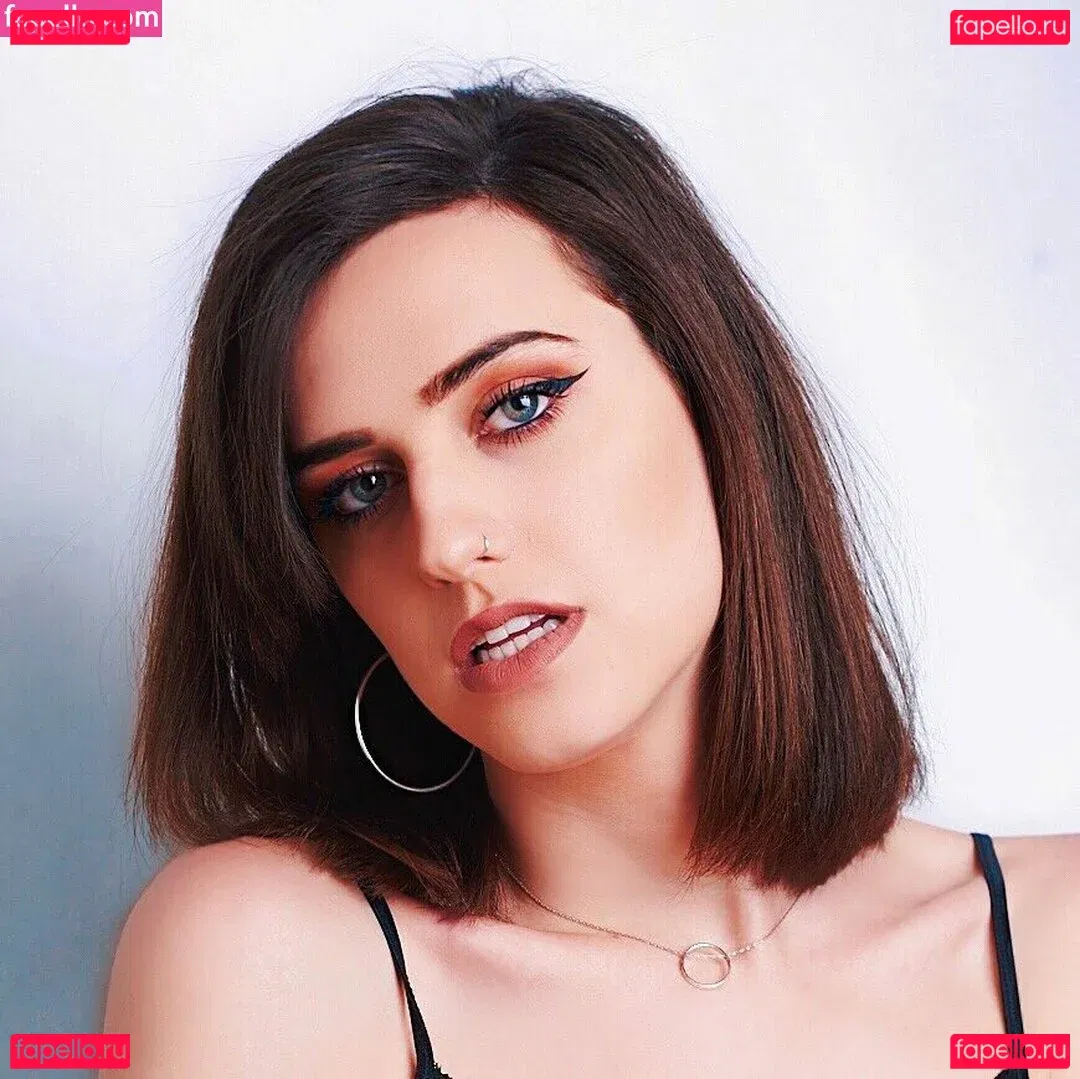 SophieSommers Onlyfans Photo Gallery 