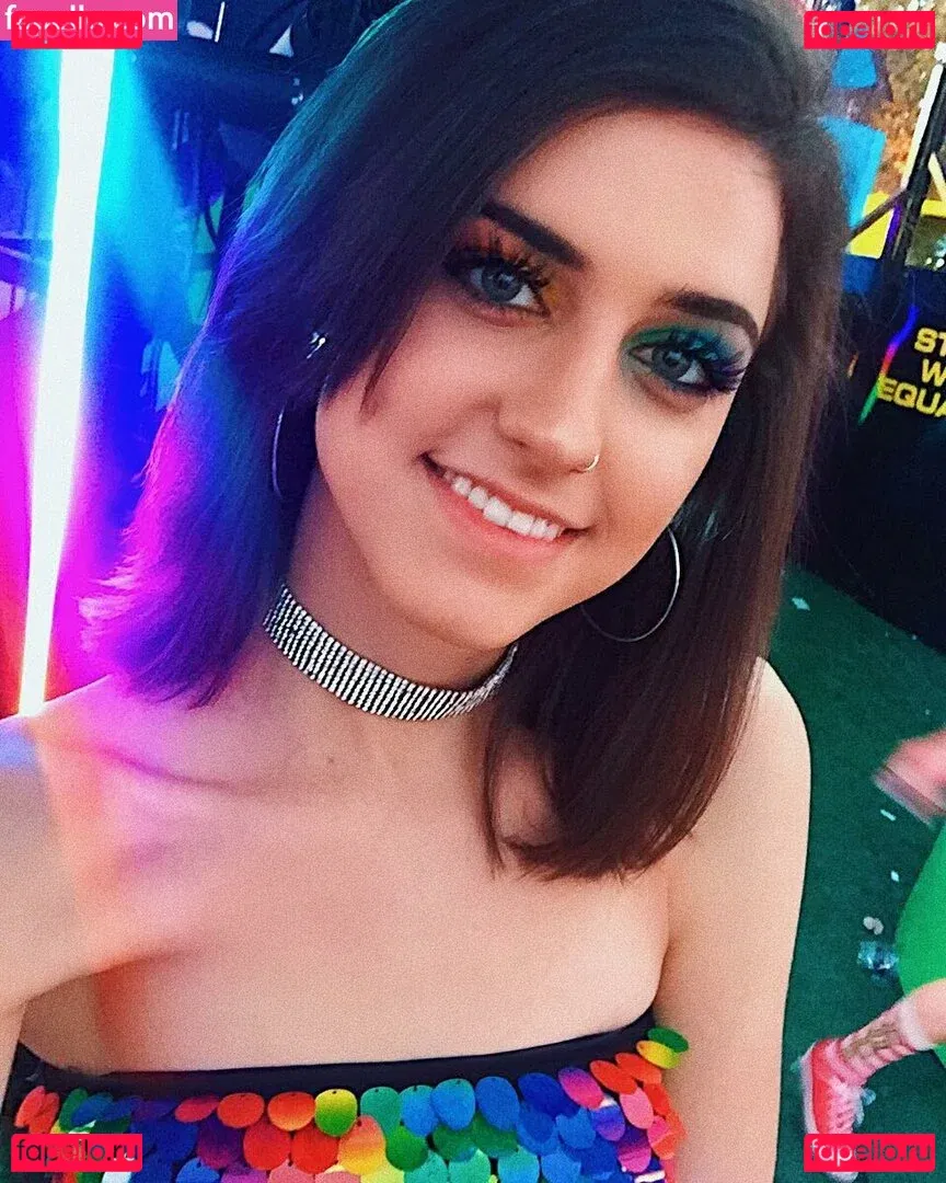 SophieSommers Onlyfans Photo Gallery 